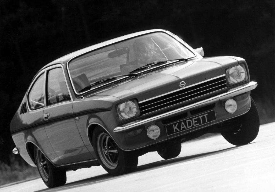  Opel Kadett Coupe 1973 года  (фото 1 из 11)